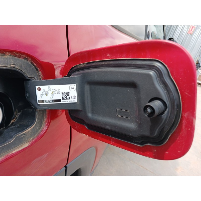 Recambio de tapa exterior combustible para jeep compass (mp, m6, mv, m7) 1.6 crd referencia OEM IAM - Rojo 3