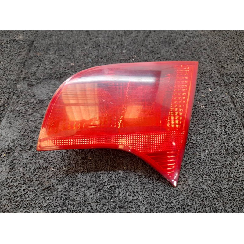 Recambio de piloto trasero derecho interior para audi a4 avant (8e) 2.5 tdi referencia OEM IAM 8E9945094  
