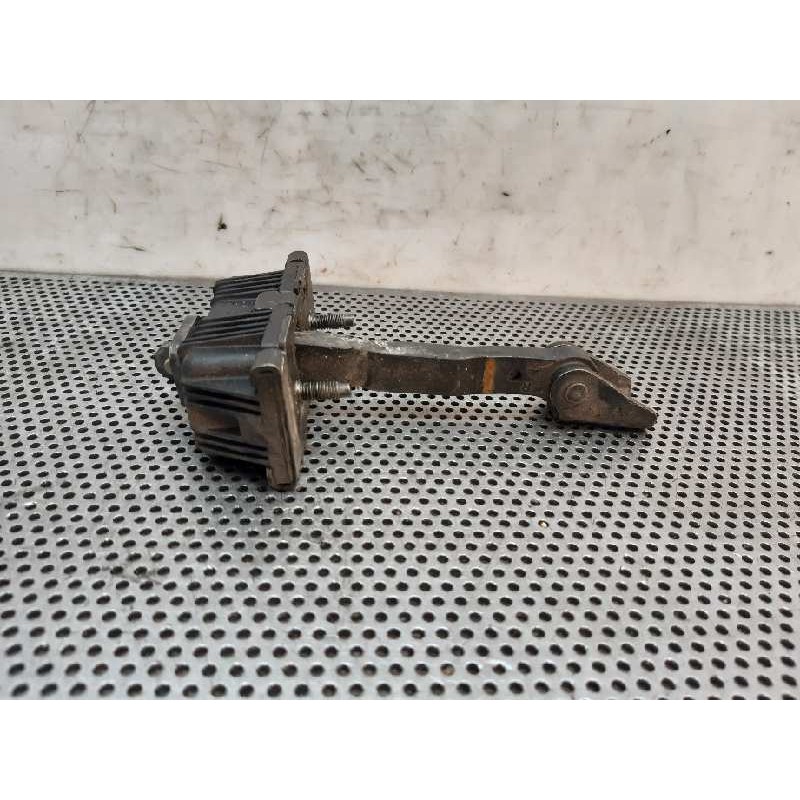 Recambio de retenedor puerta delantera derecha para toyota avensis wagon (t25) 2.0 d-4d executive referencia OEM IAM   