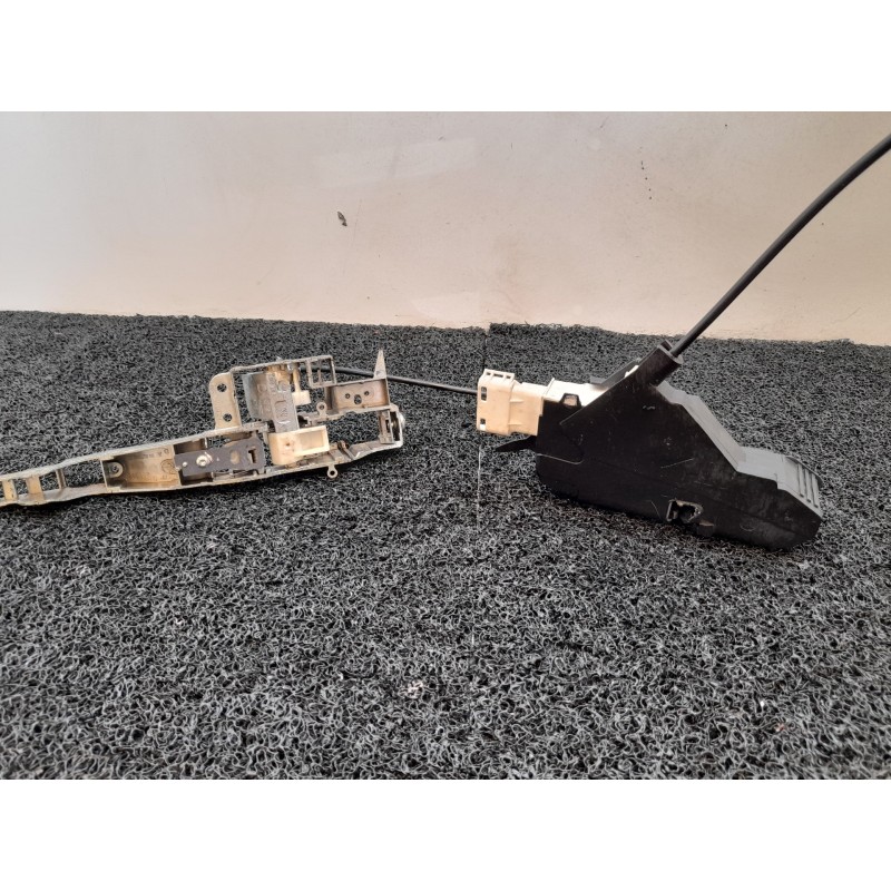 Recambio de cerradura puerta delantera derecha para citroën c4 berlina collection referencia OEM IAM 9683415980 5