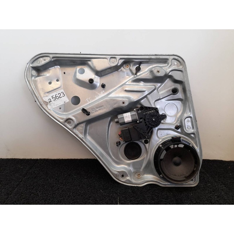 Recambio de elevalunas trasero izquierdo para volkswagen passat berlina (3b3) advance referencia OEM IAM 1C0959811 3B5839751BF B