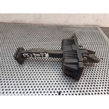 RETENEDOR PUERTA TRASERA IZQUIERDA 
