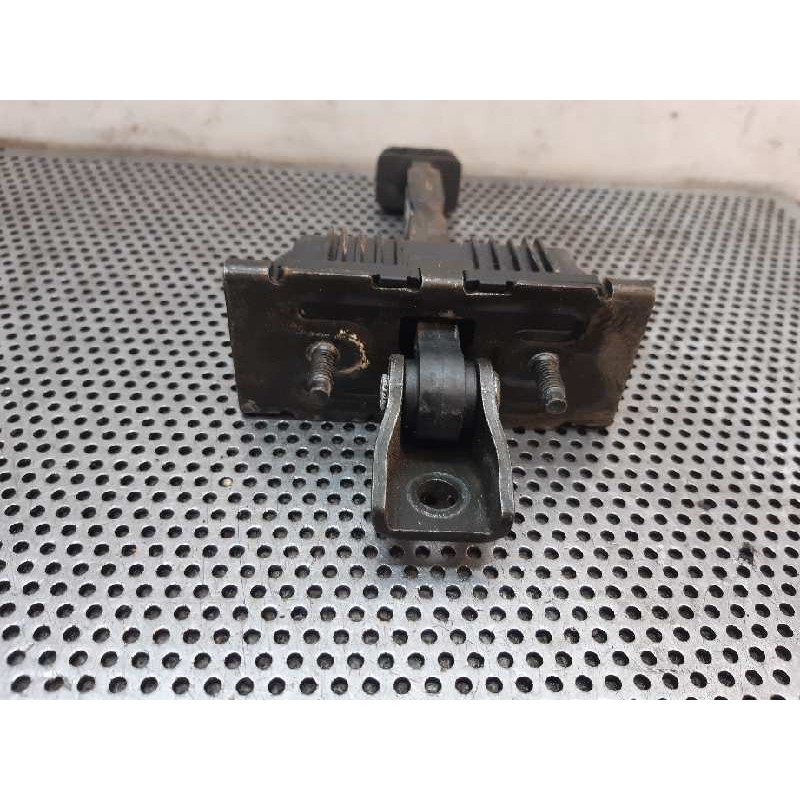 Recambio de retenedor puerta trasera izquierda para toyota avensis wagon (t25) 2.0 d-4d executive referencia OEM IAM - Negro 2
