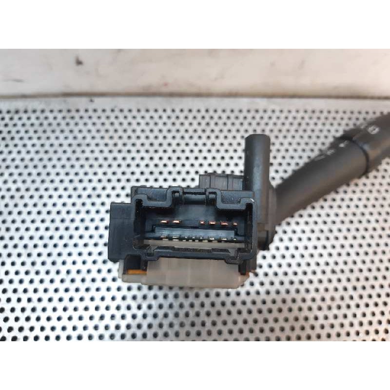 Recambio de mando limpia para toyota avensis wagon (t25) 2.0 d-4d executive referencia OEM IAM 8465205170 - Negro 3