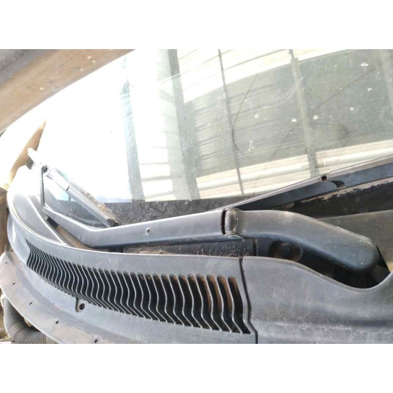 Recambio de brazo limpia delantero derecho para chevrolet camaro cabrio piel referencia OEM IAM   