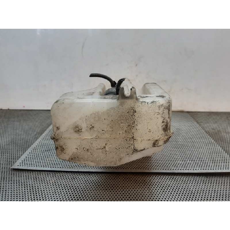 Recambio de deposito limpia para iveco daily caja abierta / volquete 29 - l 13 caja abierta referencia OEM IAM 500336393 - Blanco 2
