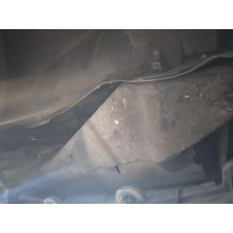 Recambio de refuerzo paragolpes trasero para kia carnival 2.9 crdi vgt active referencia OEM IAM   