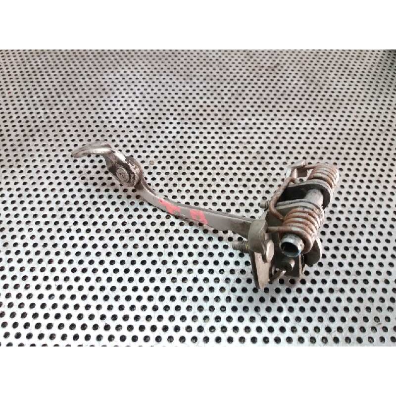 Recambio de retenedor puerta trasera derecha para peugeot 206 berlina xn referencia OEM IAM   