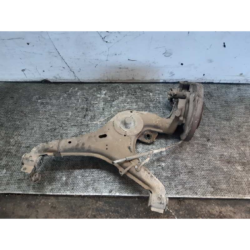 Recambio de mangueta trasera izquierda para volkswagen caravelle 2.4 d referencia OEM IAM   