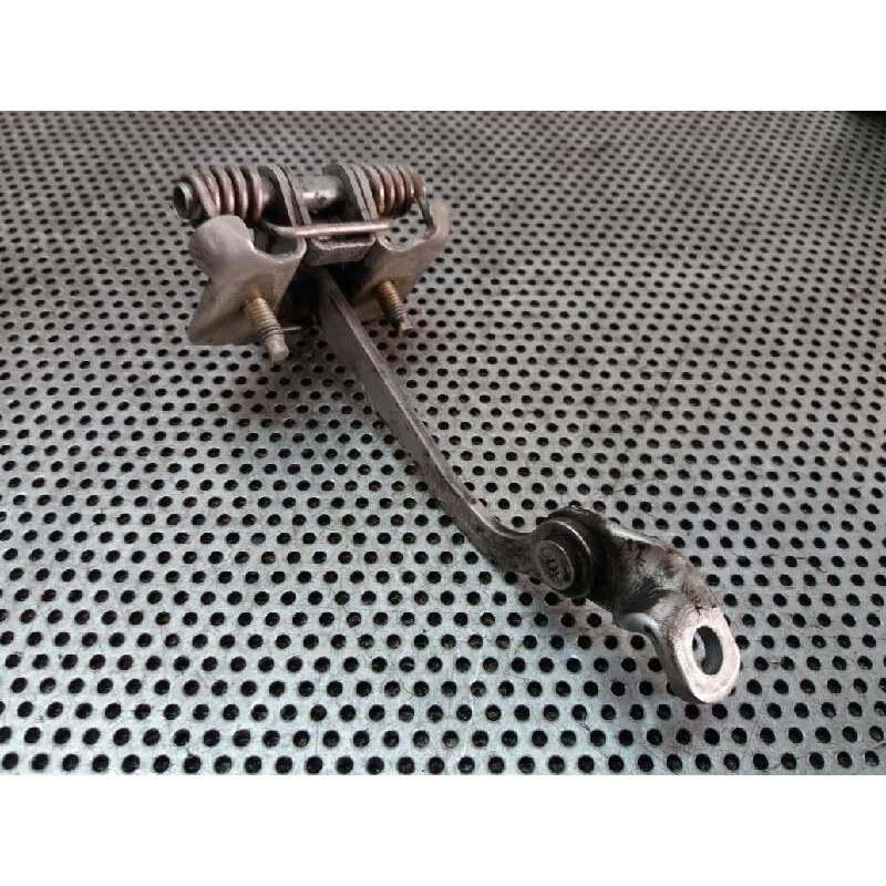 Recambio de retenedor puerta trasera derecha para peugeot 206 berlina xn referencia OEM IAM - Gris 2