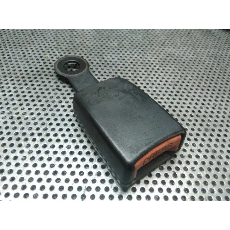 Recambio de enganche cinturon delantero derecho para nissan vanette cargo 2.3 diesel referencia OEM IAM   