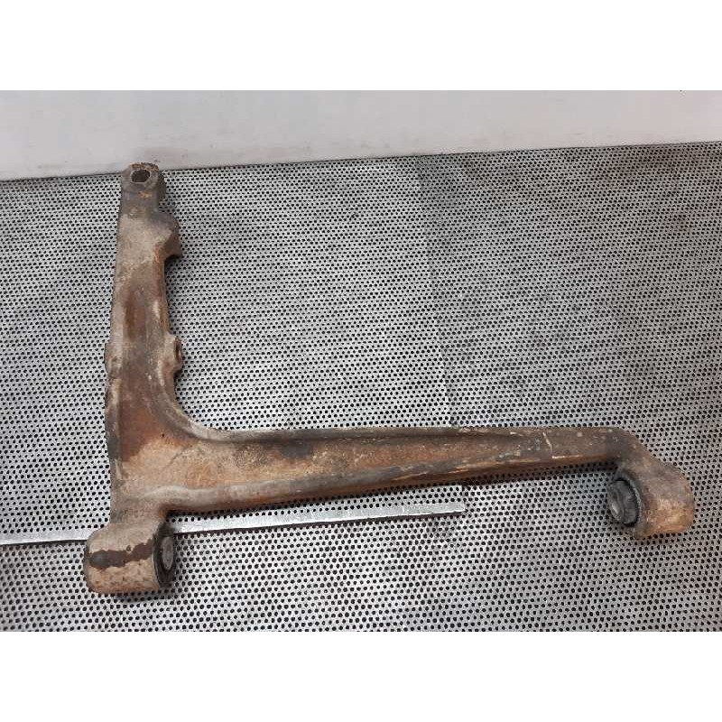 Recambio de brazo suspension inferior delantero izquierdo para volkswagen caravelle 2.4 d referencia OEM IAM   