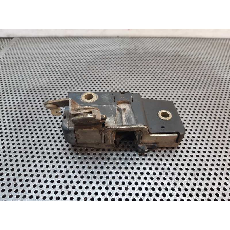 Recambio de cerradura puerta lateral derecha para volkswagen caravelle 2.4 d referencia OEM IAM   