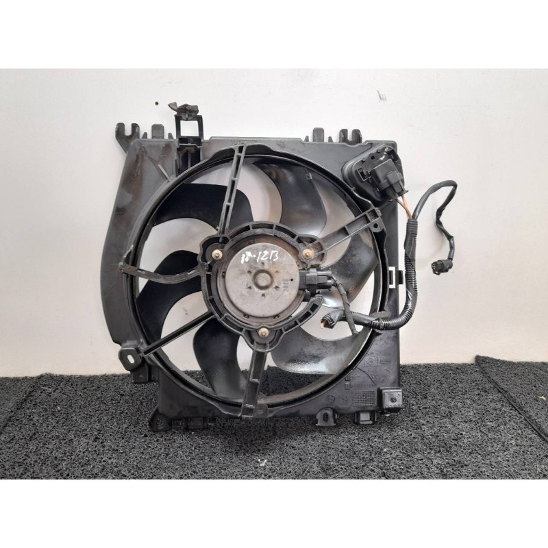 Recambio de electroventilador para renault clio iii confort dynamique referencia OEM IAM 1831441000 8200525991 FAURECIA 4