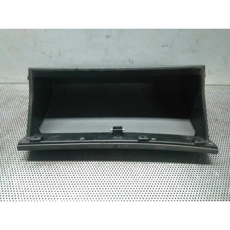 Recambio de guantera para nissan vanette cargo 2.3 diesel referencia OEM IAM - Blanco 2