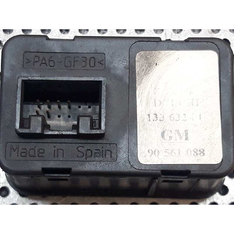 Recambio de mando elevalunas delantero izquierdo para opel astra g berlina edition referencia OEM IAM 90561088 2