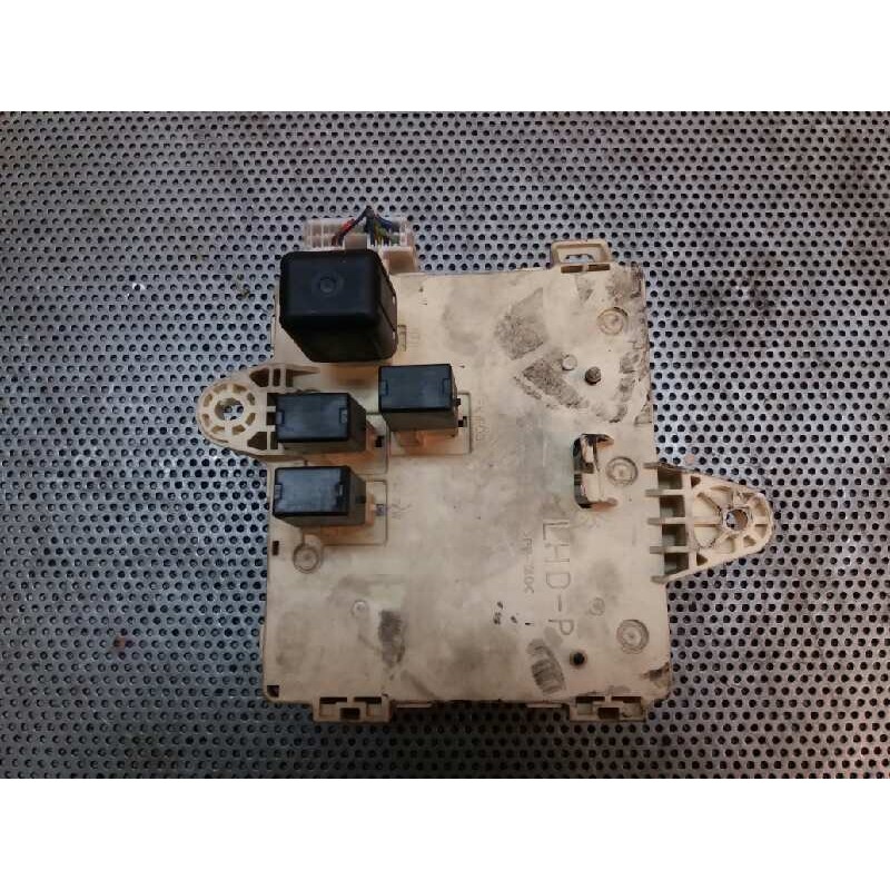 Recambio de caja reles / fusibles para toyota lexus is 200 (gxe10) sport referencia OEM IAM LHDP - Blanco 3