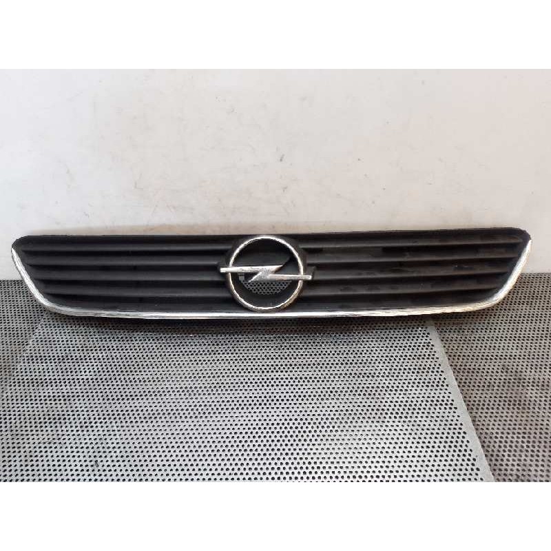 Recambio de rejilla delantera para opel astra g berlina edition referencia OEM IAM   