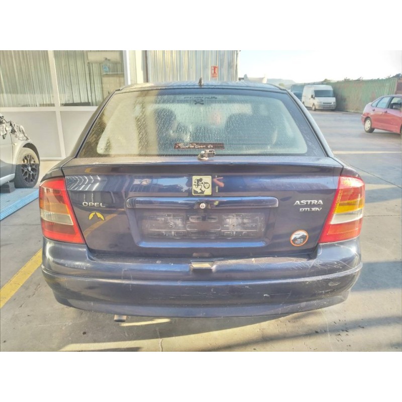 opel astra g berlina del año 2001