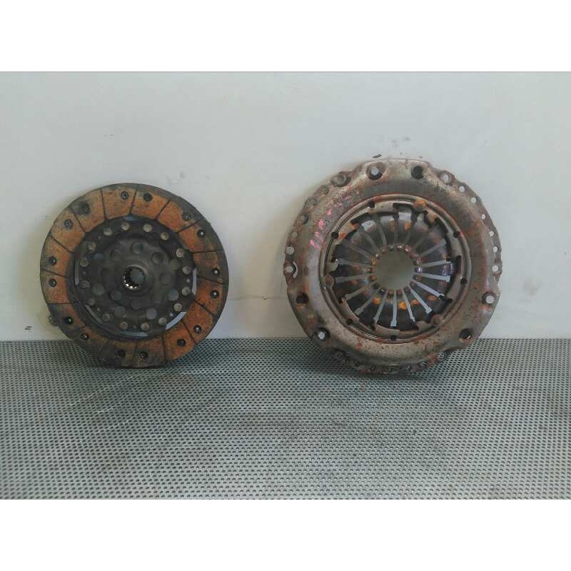 Recambio de kit embrague para opel meriva 1.7 16v cdti referencia OEM IAM 323058610  LUK