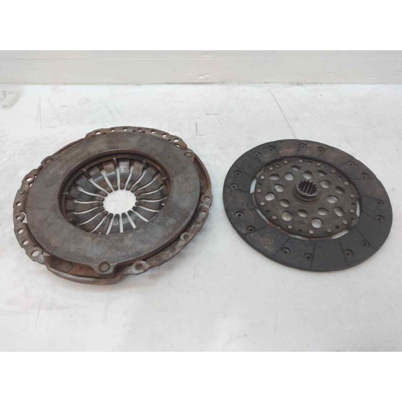 Recambio de kit embrague para opel meriva 1.7 16v cdti referencia OEM IAM 323058610  LUK 2