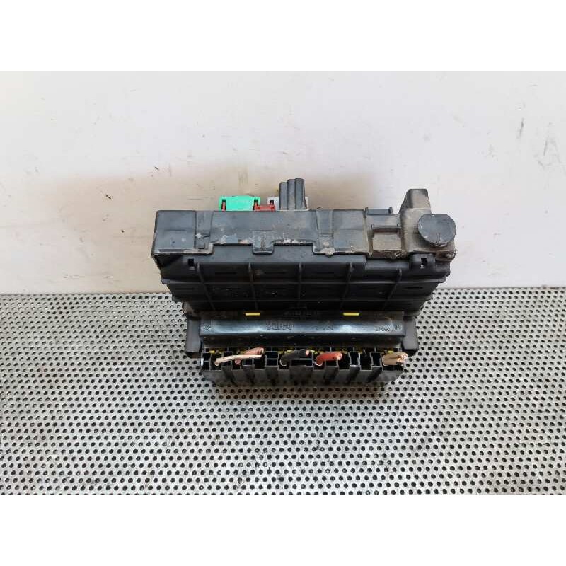 Recambio de caja reles / fusibles para peugeot 206 berlina xs referencia OEM IAM 9650664180 - Gris 3
