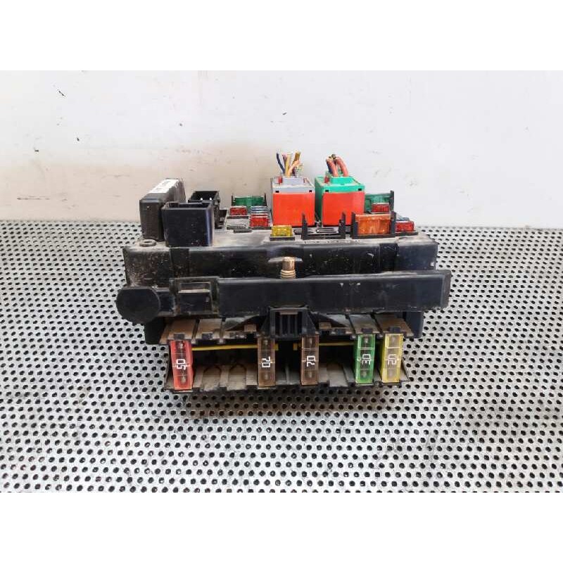 Recambio de caja reles / fusibles para peugeot 206 berlina xs referencia OEM IAM 9650664180 - Gris 4