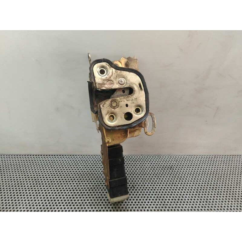 Recambio de cerradura puerta delantera derecha para opel astra f berlina básico referencia OEM IAM   