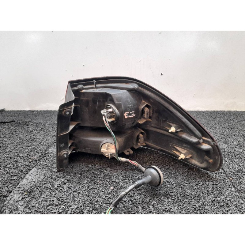 Recambio de piloto trasero izquierdo para mazda 626 berlina (gf) 2.0 tdi glx referencia OEM IAM 22061825 2