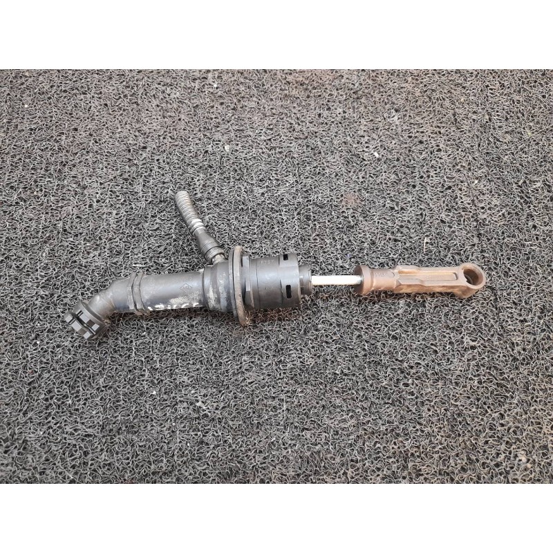 Recambio de bomba embrague para dacia lodgy ambiance referencia OEM IAM 306104118R  