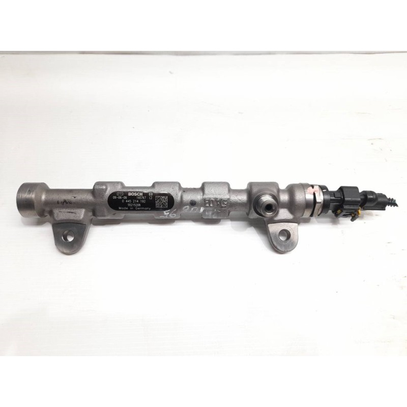 Recambio de rampa inyectora para fiat bravo (198) 1.6 16v active multijet (77kw) referencia OEM IAM 0445214192 55215208 BOSCH - Blanco 2