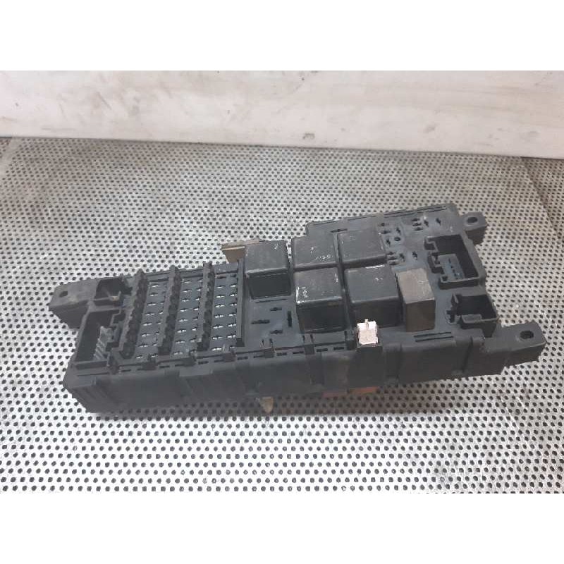 Recambio de caja reles / fusibles para volvo xc90 2.4 diesel cat referencia OEM IAM 518828108 - Negro 3