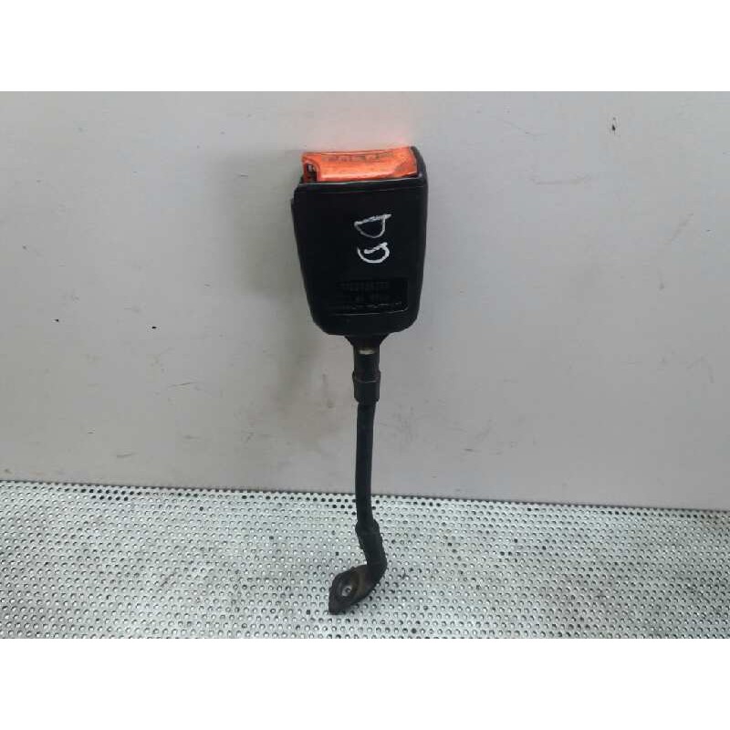 Recambio de enganche cinturon delantero derecho para renault rapid/express (f40) 1.6 d familiar (f404) referencia OEM IAM - Blanco 4