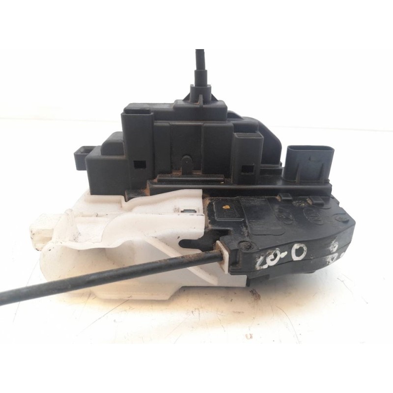 Recambio de cerradura puerta trasera derecha para kia cee´d drive referencia OEM IAM   