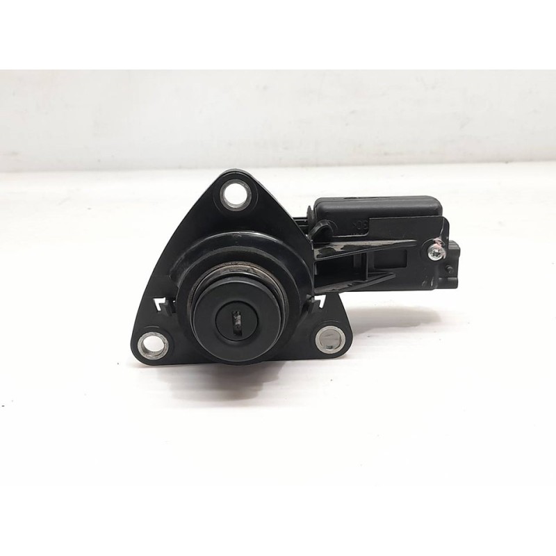 Recambio de bombin porton trasero para dacia duster ambiance 4x2 referencia OEM IAM 906062426R N05003704 VALEO