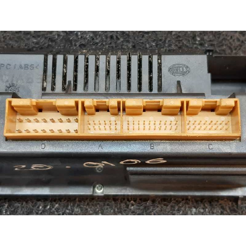 Recambio de mando climatizador para audi a6 berlina (4b2) 2.5 tdi referencia OEM IAM 4B0820043P 5HB00760412 HELLA 2