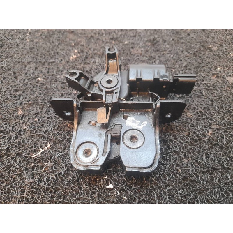 Recambio de cerradura maletero / porton para dacia duster ambiance 4x2 referencia OEM IAM 905030010R 40507163 3
