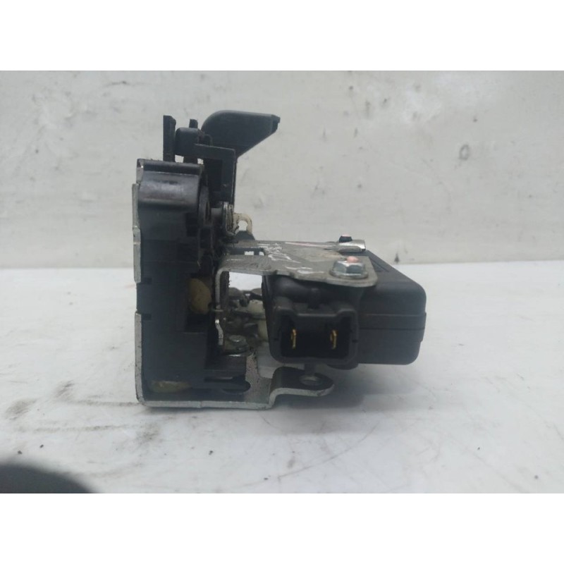 Recambio de cerradura puerta delantera derecha para dacia duster ambiance 4x2 referencia OEM IAM 2
