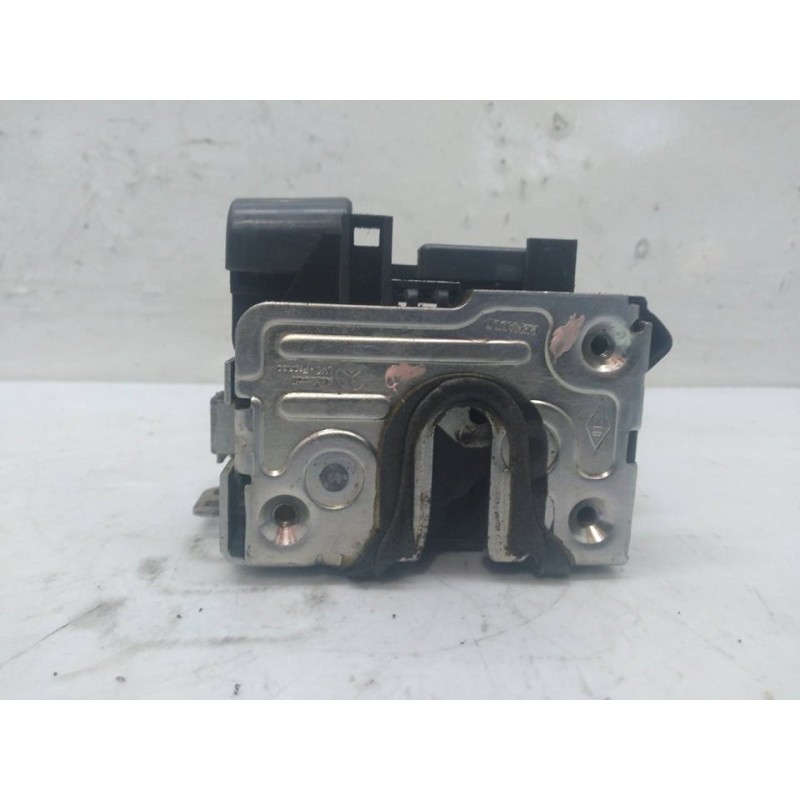 Recambio de cerradura puerta delantera derecha para dacia duster ambiance 4x2 referencia OEM IAM 4
