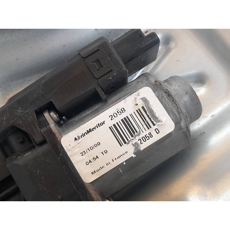 Recambio de elevalunas trasero derecho para kia cee'd drive referencia OEM IAM 402058  ARVINMERITOR 4