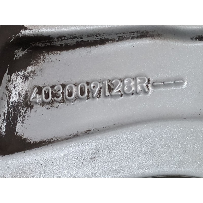 Recambio de llanta para renault megane iv grandtour limited referencia OEM IAM 403009128R - Blanco 4