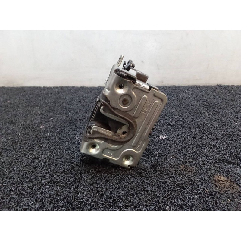 Recambio de cerradura puerta trasera derecha para dacia duster ambiance 4x2 referencia OEM IAM 825029556R  