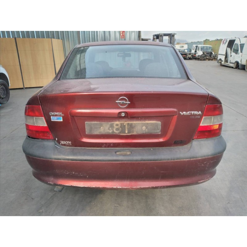 opel vectra b berlina del año 1996