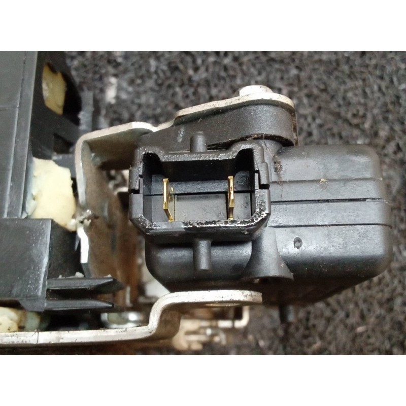 Recambio de cerradura puerta trasera derecha para dacia duster ambiance 4x2 referencia OEM IAM 825029556R 5