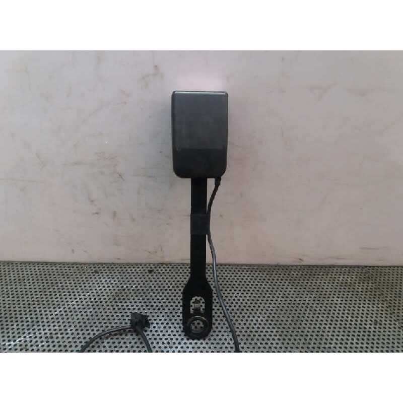Recambio de enganche cinturon delantero derecho para citroën c4 berlina collection referencia OEM IAM - Negro 3