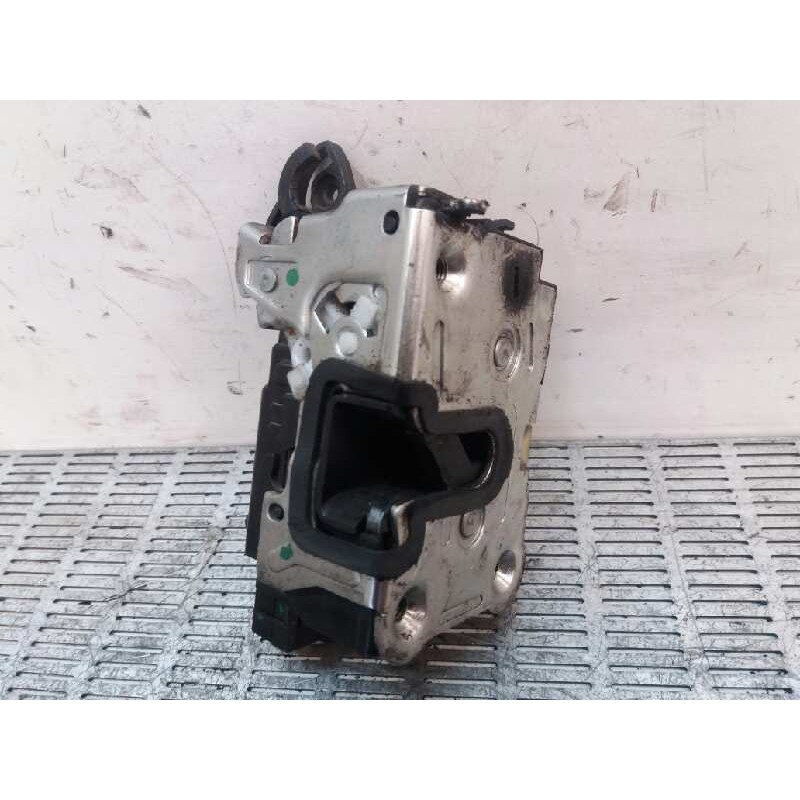 Recambio de cerradura puerta trasera derecha para dacia lodgy ambiance referencia OEM IAM   