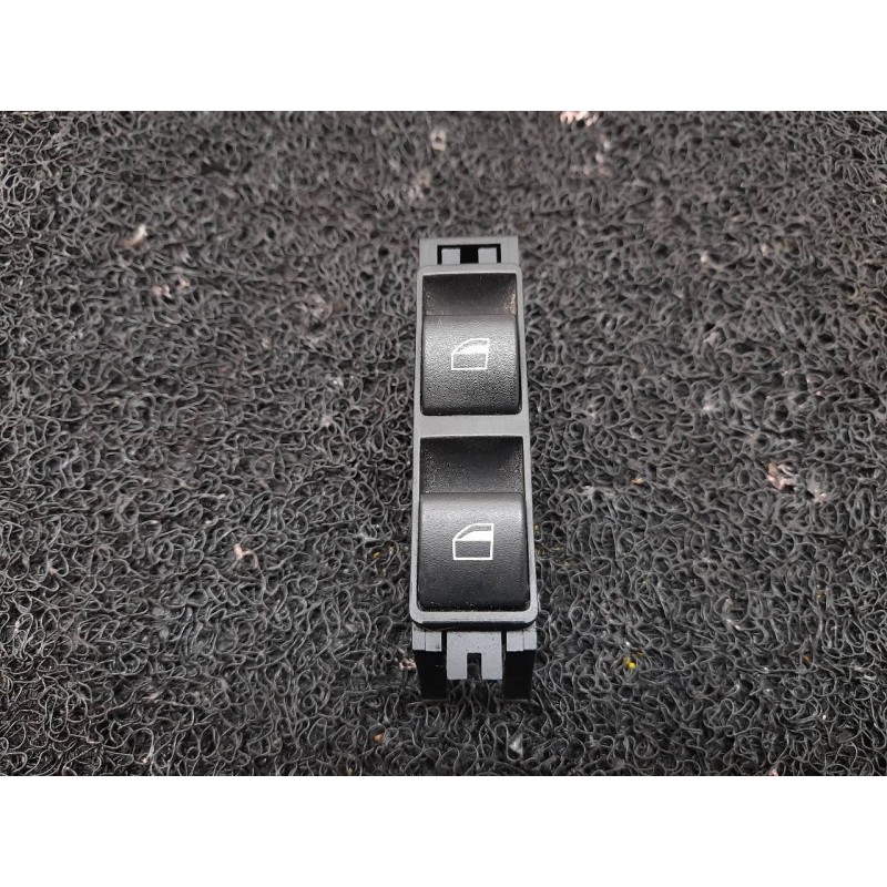 Recambio de mando elevalunas delantero derecho para bmw serie 3 berlina (e46) 320d edition exclusiv referencia OEM IAM 6902179  