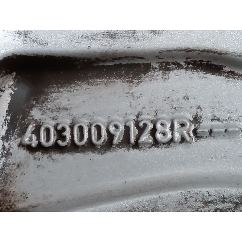 Recambio de llanta para renault megane iv grandtour limited referencia OEM IAM 403009128R - Blanco 4