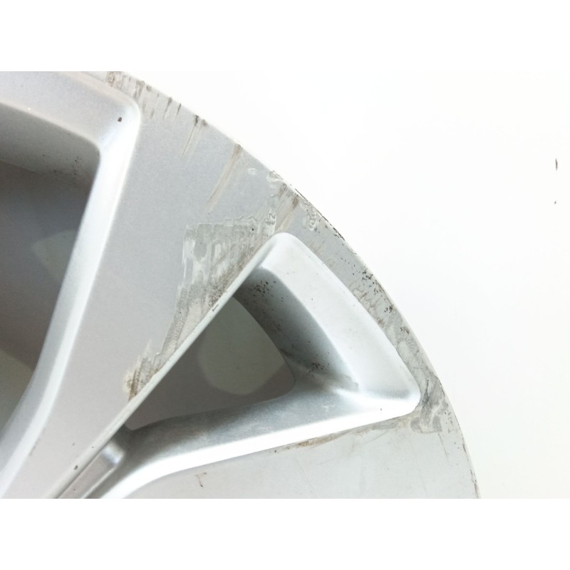 Recambio de llanta para renault megane iv grandtour limited referencia OEM IAM 403009128R - Blanco 2