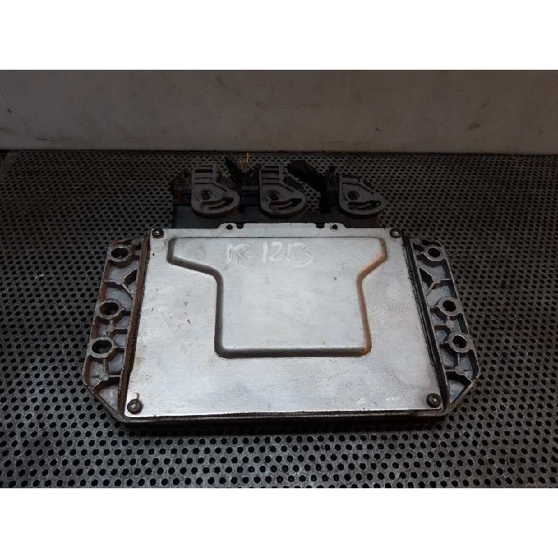 Recambio de centralita motor uce para renault clio iii confort dynamique referencia OEM IAM 215854126B 8200504593 8200461733 / 6